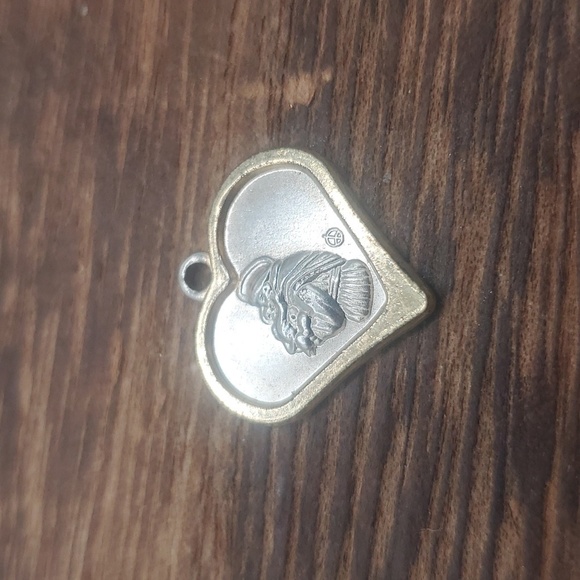 Saints religious heart pendant - Picture 1 of 2